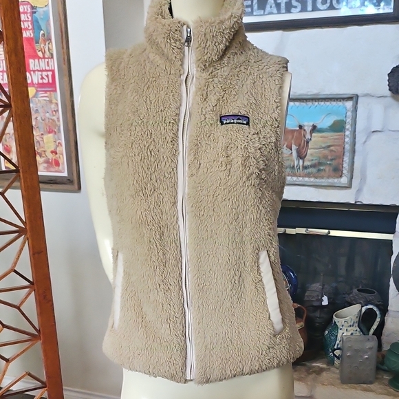 Patagonia Women's Los Gatos Tan Fluffy Fleece Vest Size Small - Picture 1 of 14